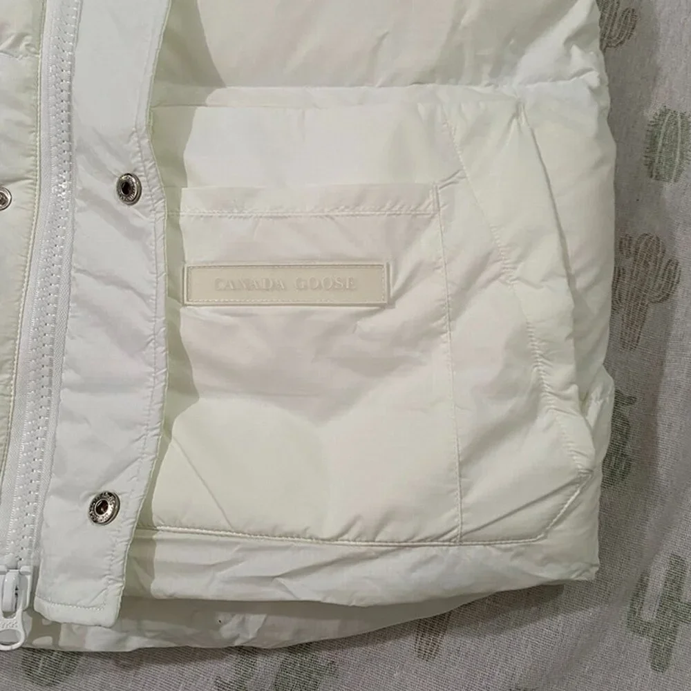 Canada Goose White Stand Collar Down Vest - Picture 4 of 11